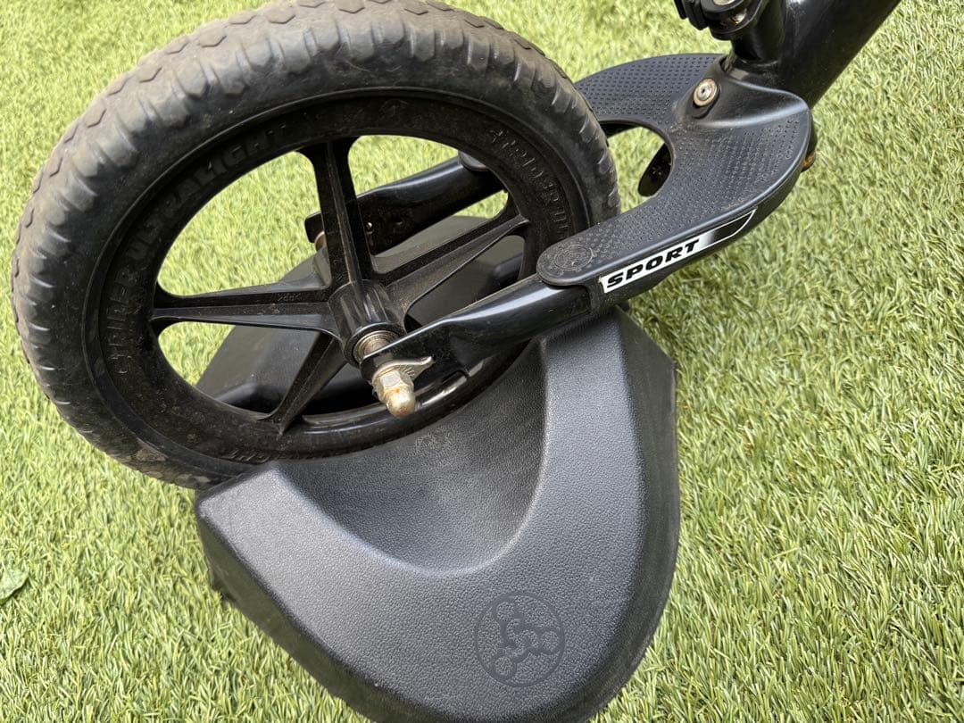 さゆみん ストライダースポーツ ブラック12インチ 純正スタンド付き