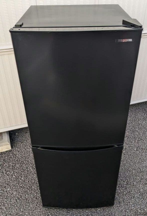 ★2023年製 美品 黒がシブいっ♫ 冷凍冷蔵庫 アイリスオーヤマ 142L
