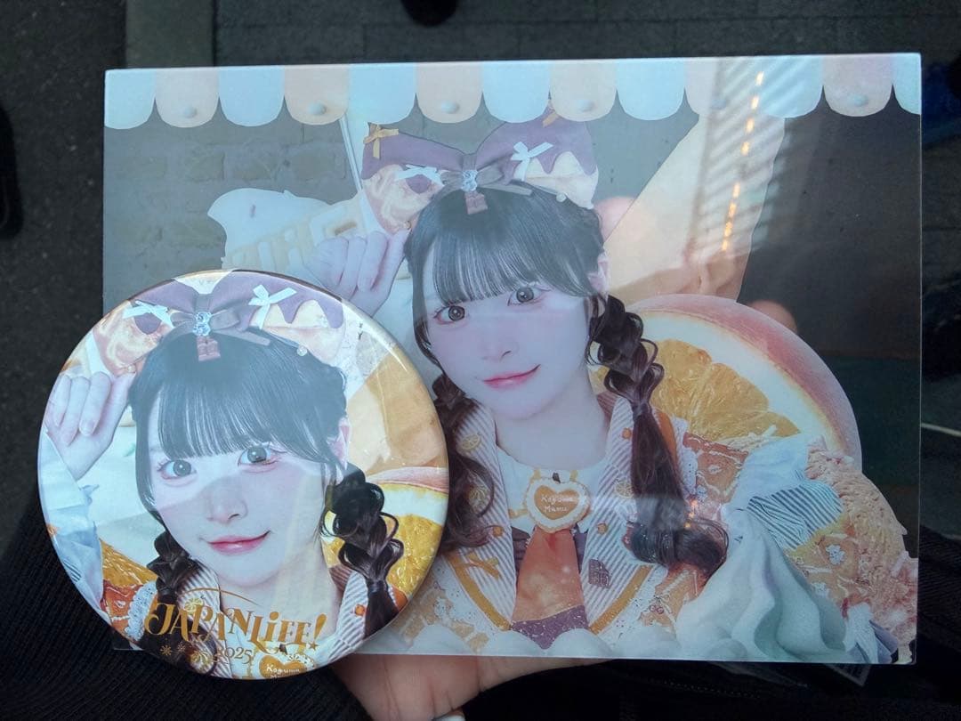 小熊まむ iLiFE! ガラポン 缶バッチ＆クリアカードセット - メルカリ