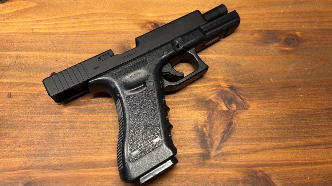 こ*ん様 東京マルイ　グロック17　予備マガジン付き