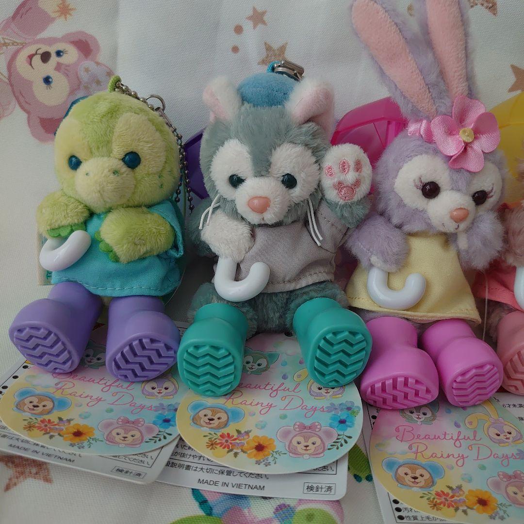 新品ダッフィー&フレンズレイニーデイズディズニーぬいぐるみストラップ