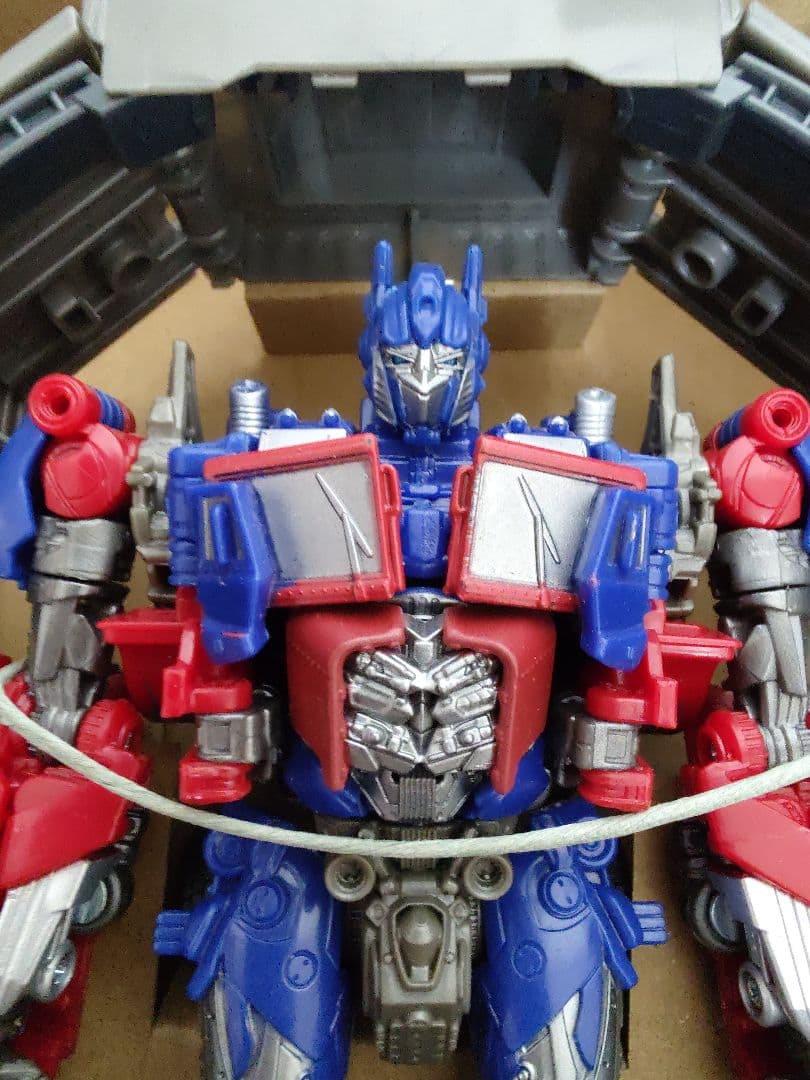 トランスフォーマースタジオシリーズ ジェットウイング オプティマスプライム