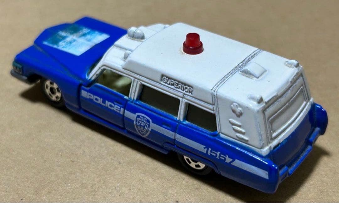 トミカ キャデラック 救急車 2台セット