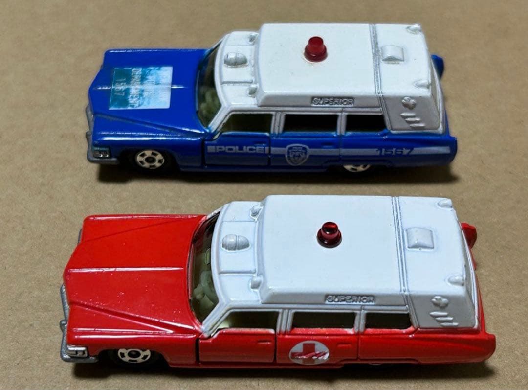 トミカ キャデラック 救急車 2台セット