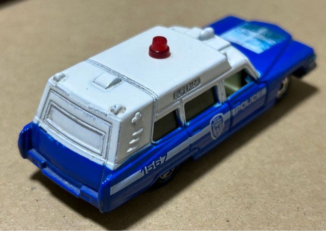 トミカ キャデラック 救急車 2台セット