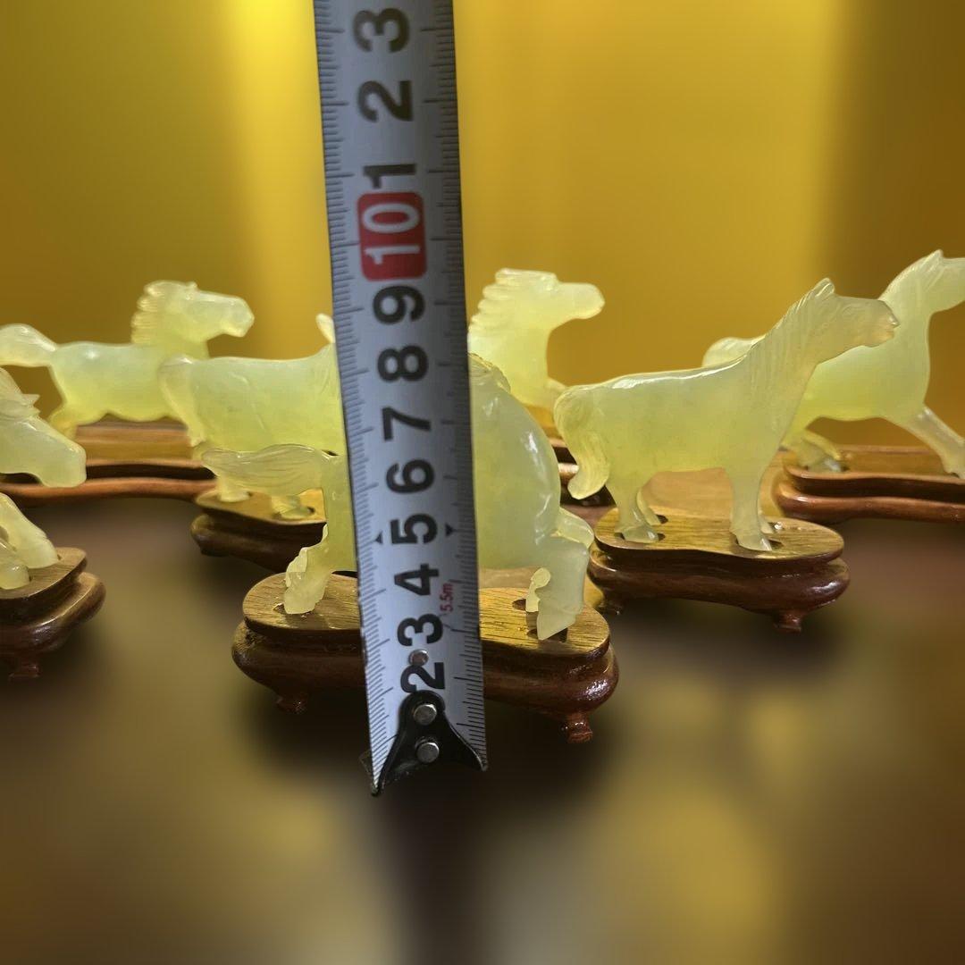 玉石，置物，彫刻，インテリア，翡翠製馬の彫刻8体セット - メルカリ