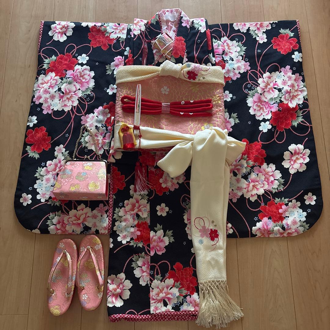 96 ジャパンスタイル 黒ちりめん×牡丹　7歳 七五三着物セット　和装小物　袋帯