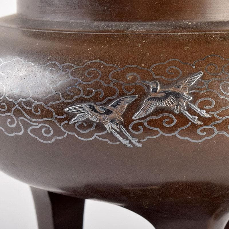 古銅　銀象嵌雲鶴文　三足蓋爐　香炉　唐木台・時代箱付　R　R4959