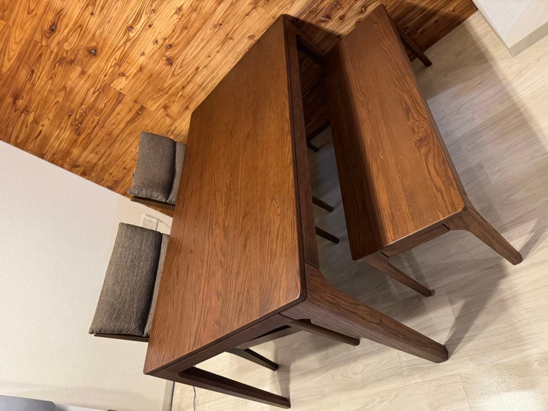 【美品】ダークブラウン木製ダイニングテーブル