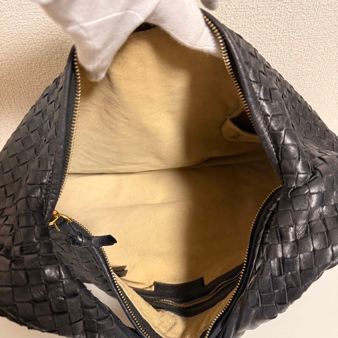 BOTTEGA VENETA イントレチャート ホーボー ショルダーバッグ