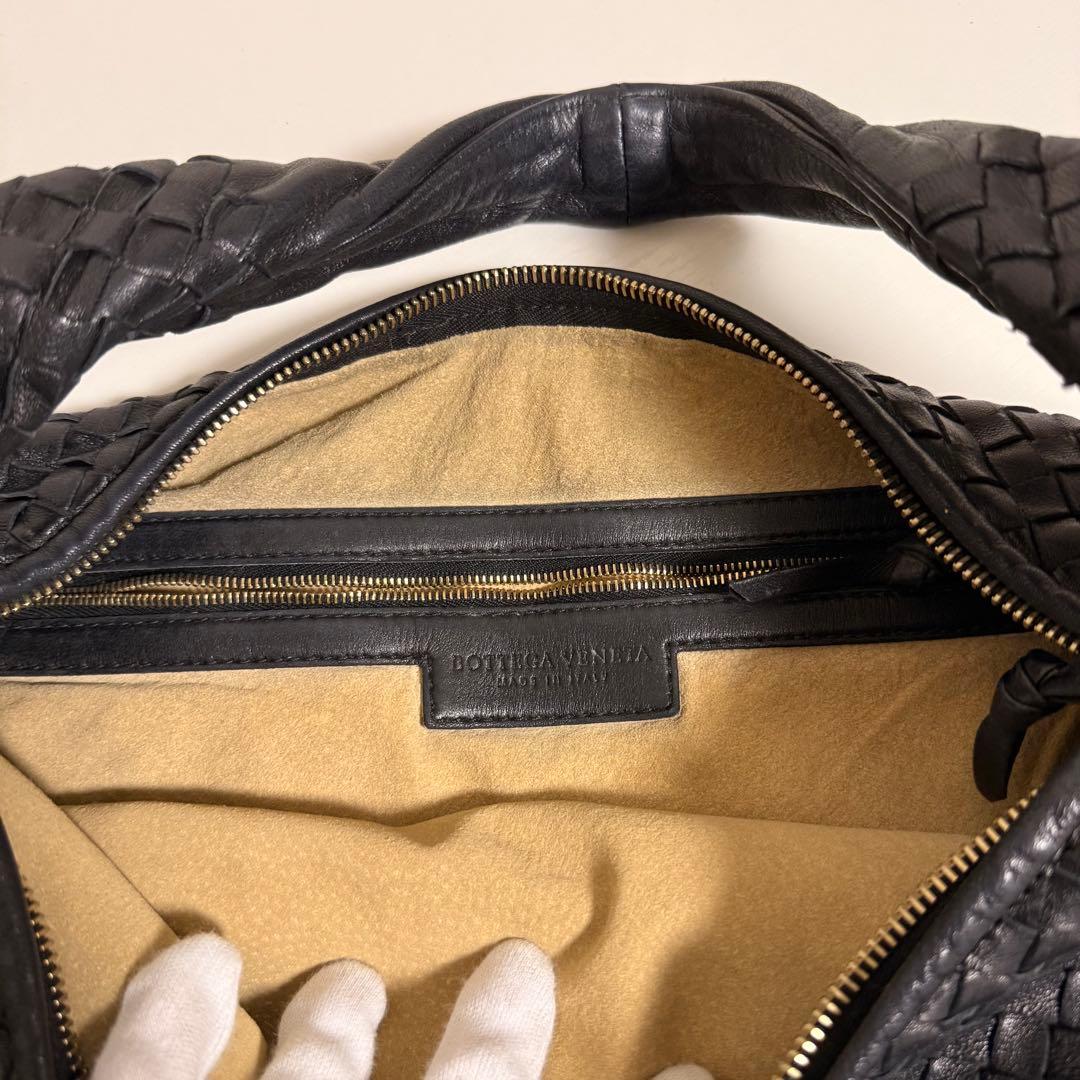 BOTTEGA VENETA イントレチャート ホーボー ショルダーバッグ