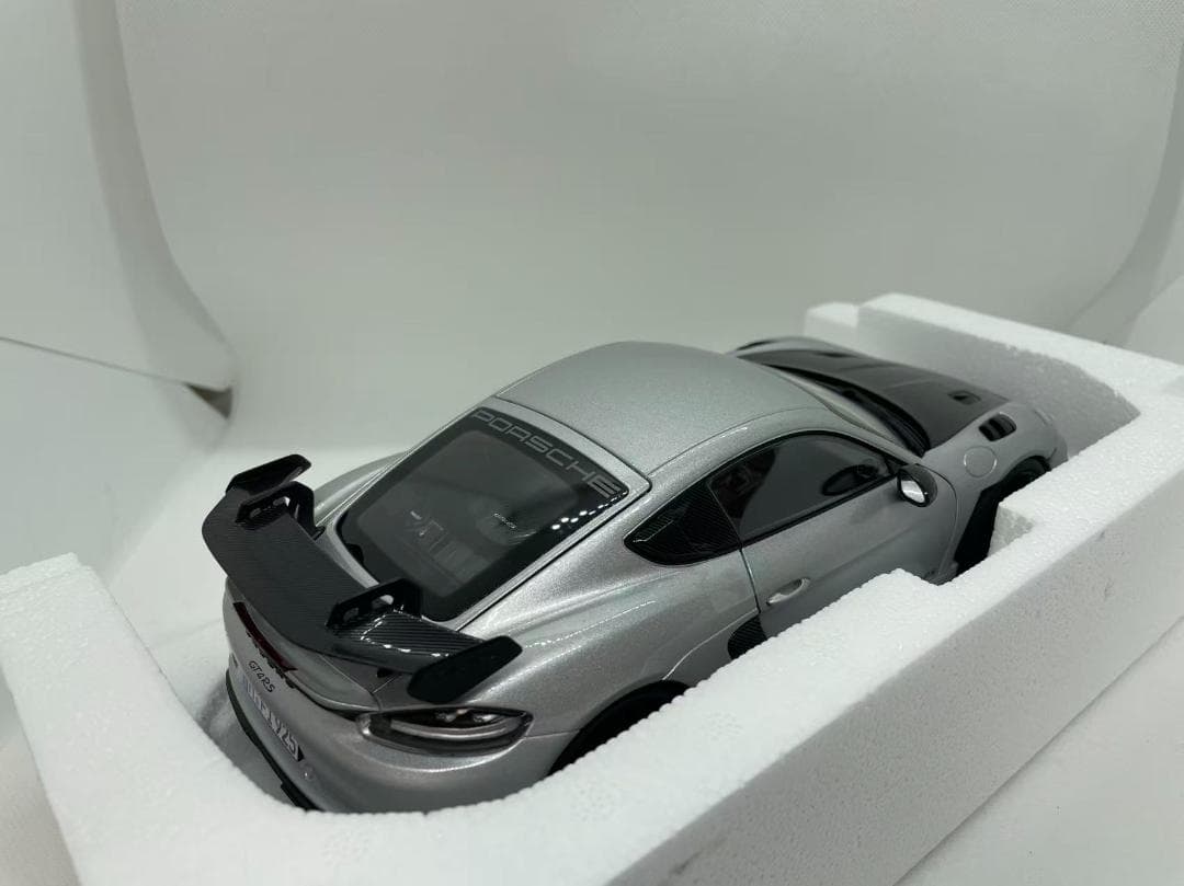 304-050 ノレブ 1/18 ポルシェ Cayman GT4 RS 2023
