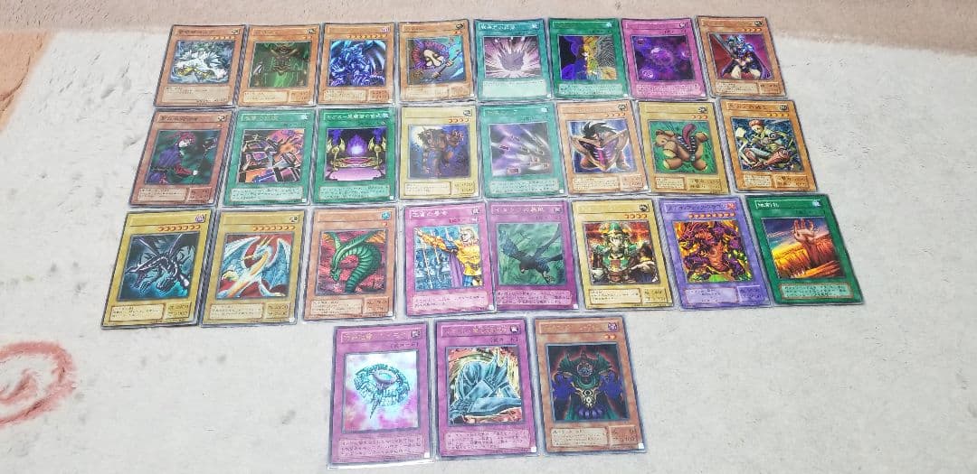 遊戯王カード　まとめ売り100枚（初期カード〜スーパーレア以上のカード）