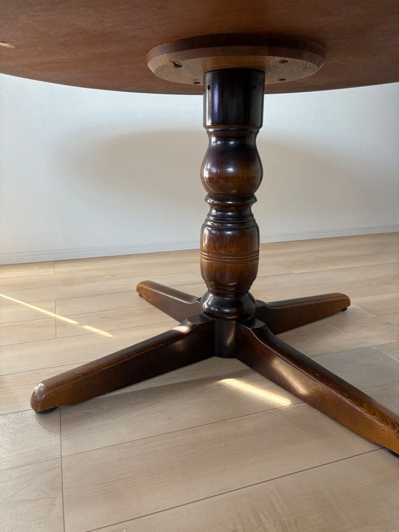 ※edamame 飛騨産業　キツツキ　ラウンドダイニングテーブル