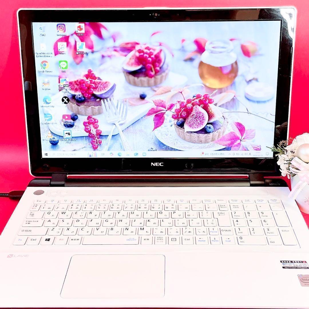 売り切れ続出‼️すぐ使える薄型ノートパソコン✨️おしゃれ白