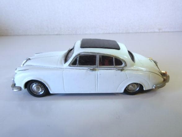 特価 SMTS (1/43) ジャガー ダイムラー 2.5 V8 Saloon