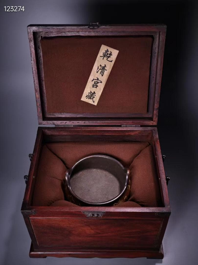 珍品旧蔵収純銅高レリーフ錾刻鎏金吉祥八宝香炉·老