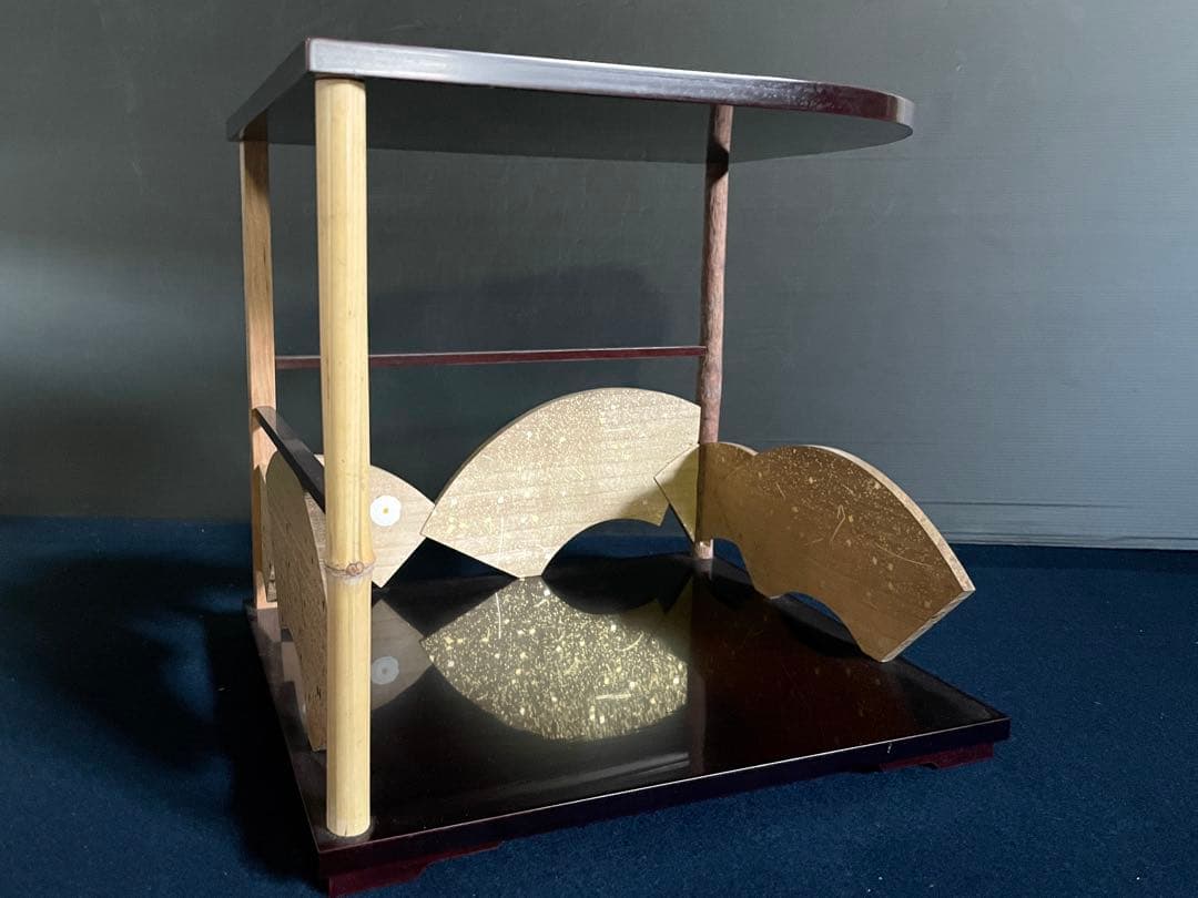 美品】 「祖」 裏千家 鵬雲斎好 寿扇棚 春斎 溜塗 菊置上