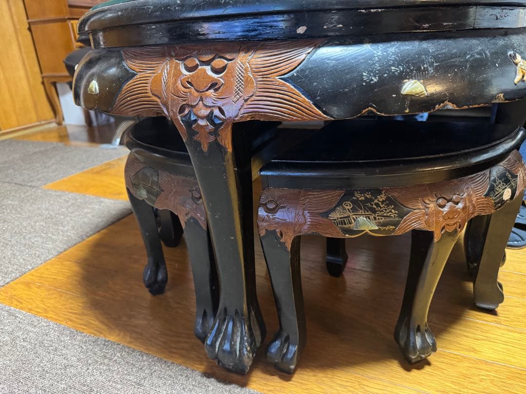 国分寺】1月12日お渡し可能‼️中国 木彫り ローテーブル椅子4脚付き