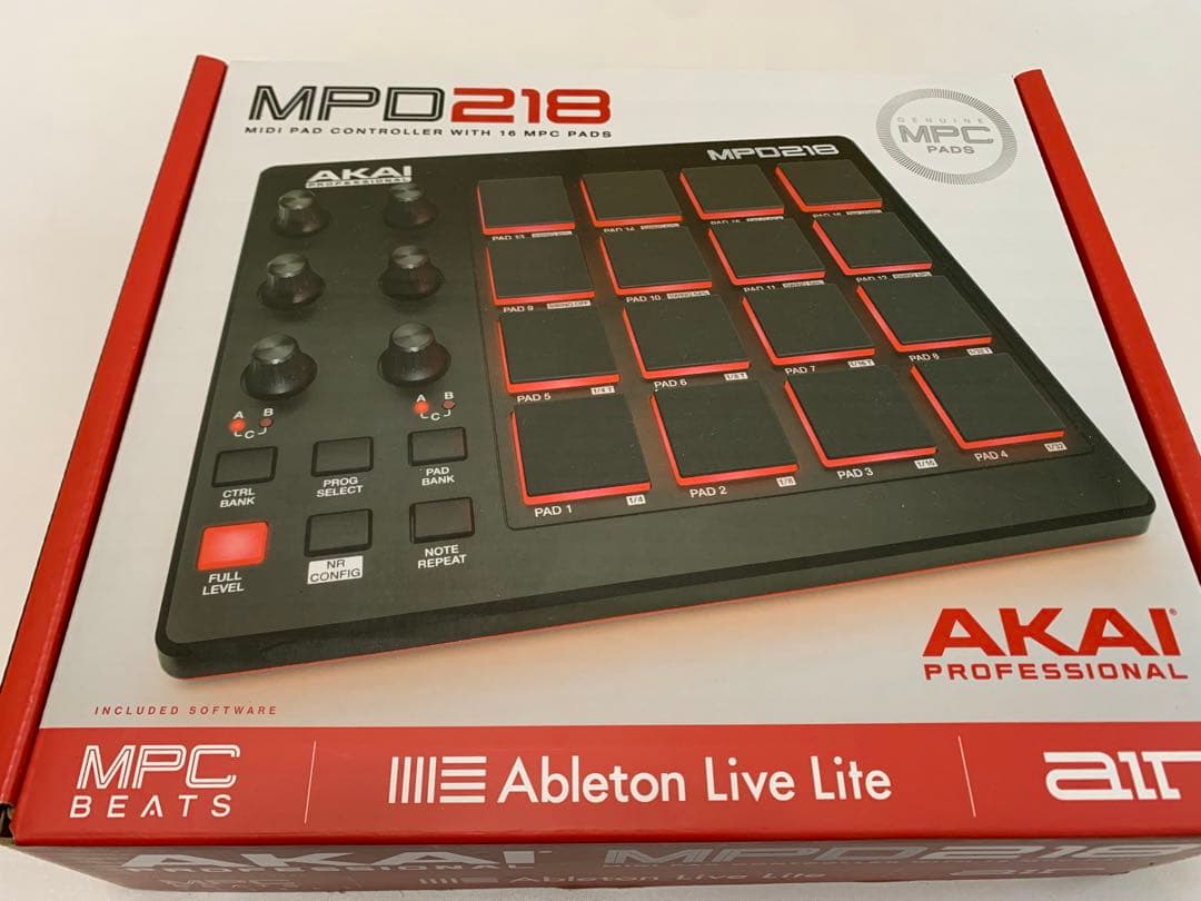 AKAI MPD218 MIDIパッドコントローラー