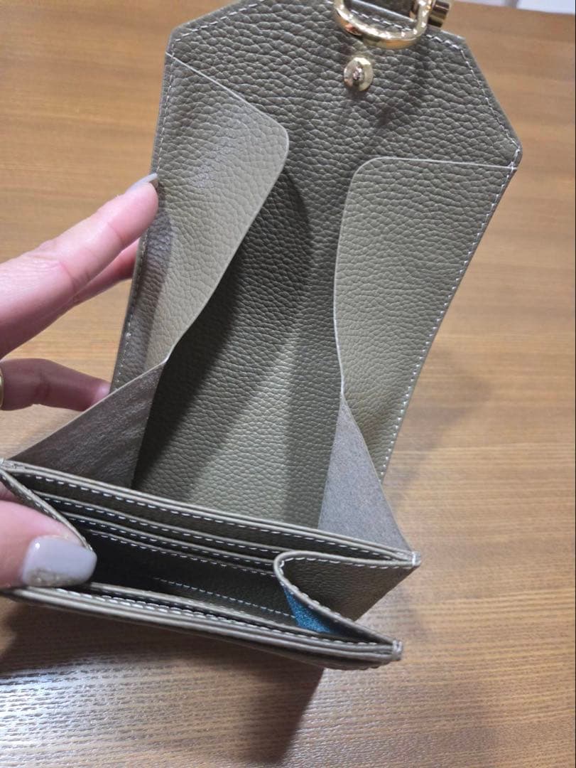 アタオ ATAO ロトロ／大容量の二つ折り財布