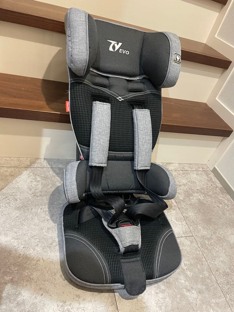 コンパクトチャイルドシート トラベルベスト エヴォ【日本育児】　EVO