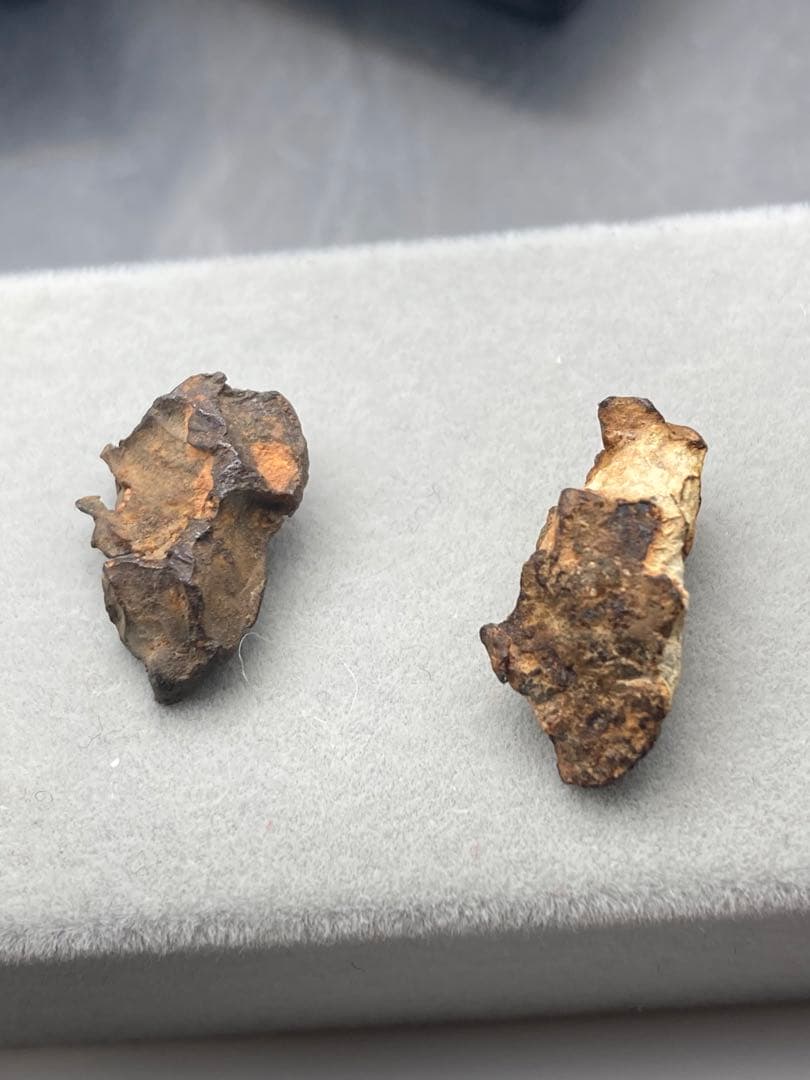 イミラック隕石原石2個 イミラック隕石原石2個