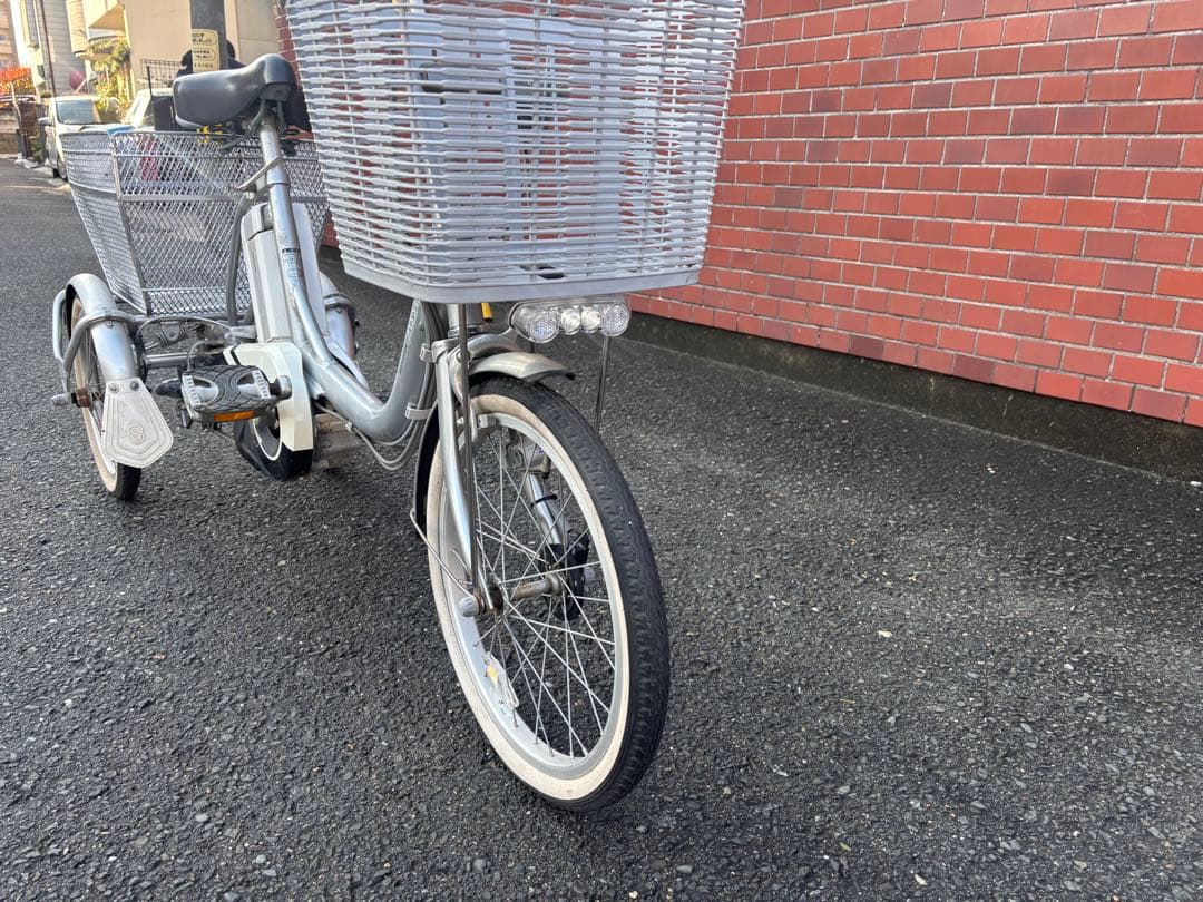 まいまい様専用BRIDGESTONE 電動アシスト 三輪車 シルバー 前後カゴ