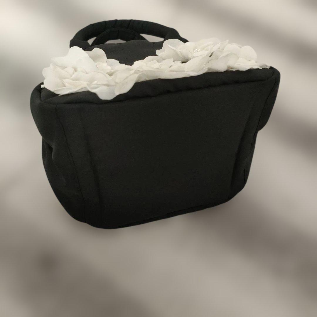 お値下げ！送料無料★極美品★アミティエ★お花のバッグ★黒✕白★さえら★ポテチーノ