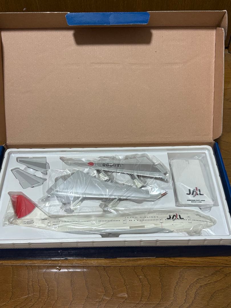 未使用☆JTA商事 1/200 B747-400 JALアーク塗装