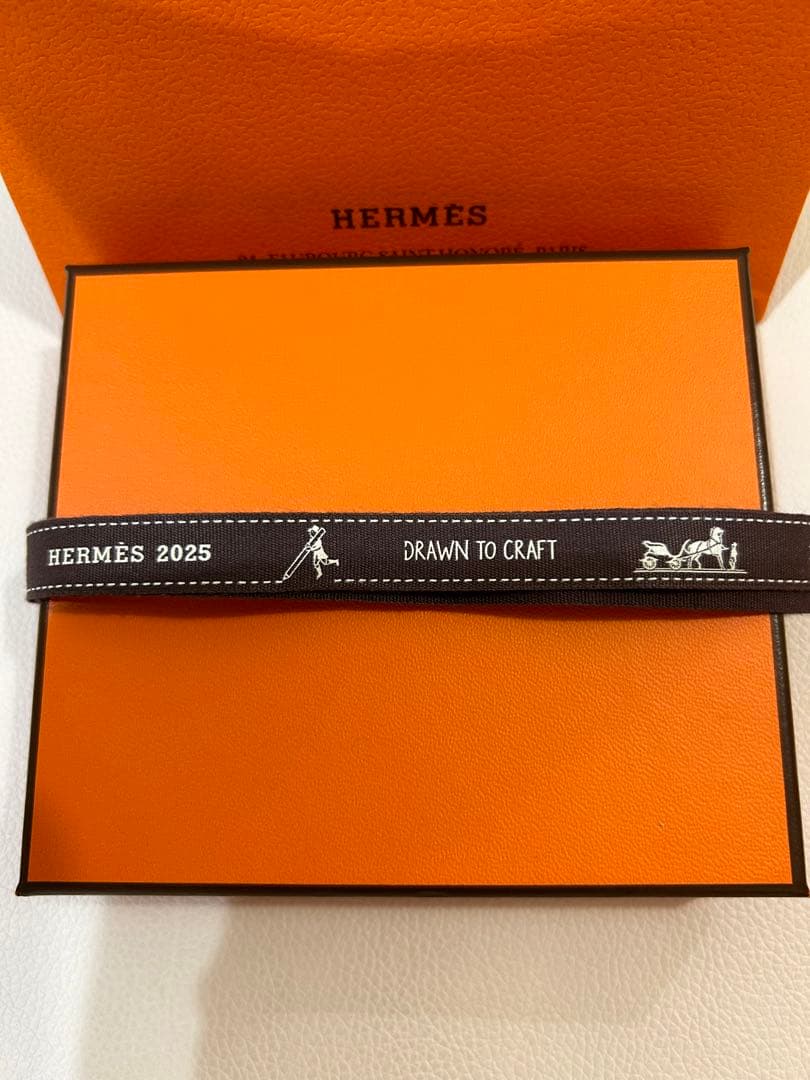 エルメス　財布　シルクインコンパクト　ゴールド