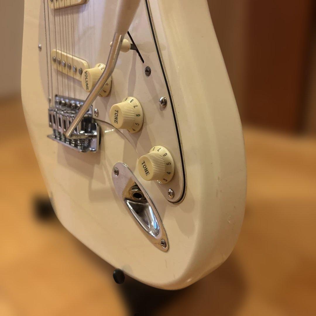 Yummy様専用】Legend ストラトタイプ トレモロアーム付 新品弦張替済