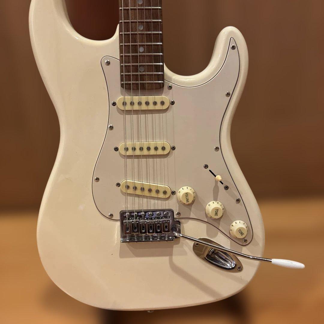 Yummy様専用】Legend ストラトタイプ トレモロアーム付 新品弦張替済