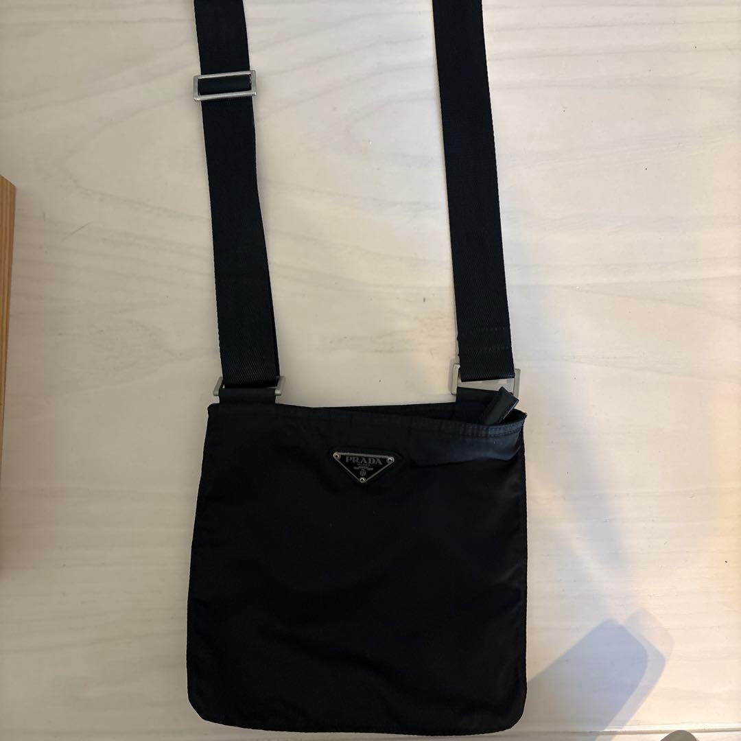 PRADA ブラック サコッシュ　ナイロンバッグ