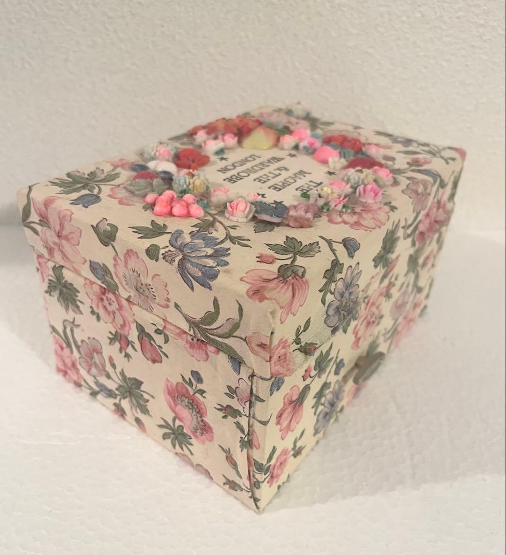【レア】 THE MAGPIE & THE WARDROBEオルゴール付きBOX