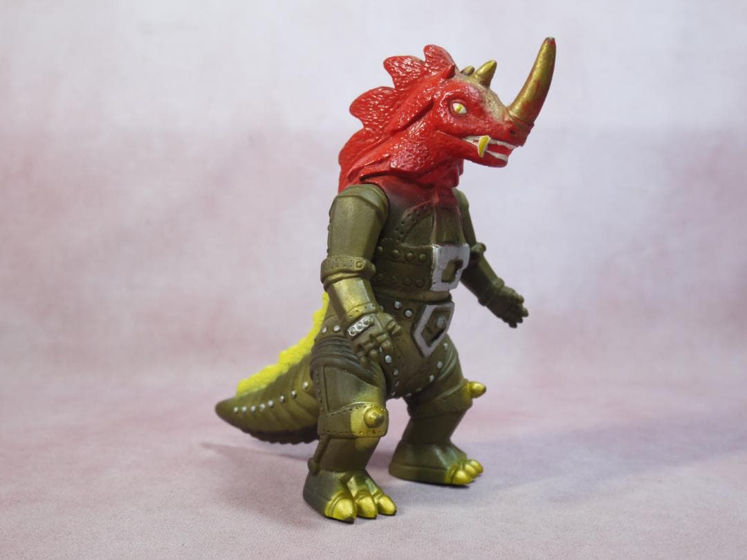 怪獣コマンドパワー軍団 メガゾラン ソフビ - メルカリ