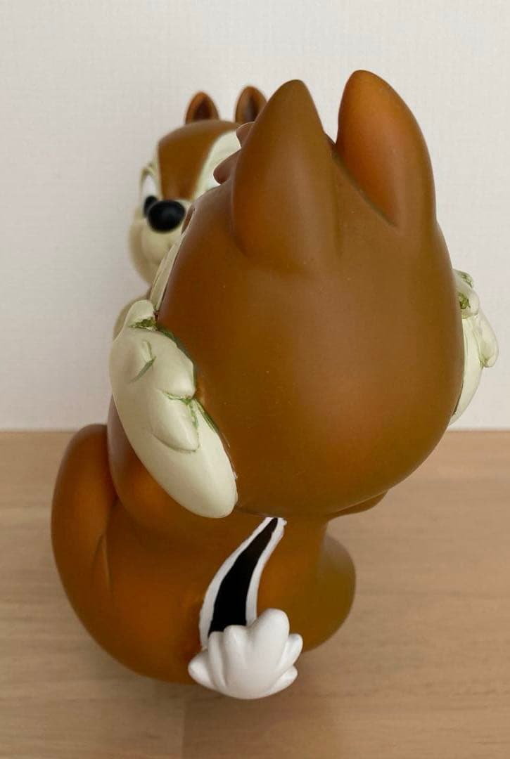 ディズニーストア　チップとデール 陶器製フィギュア