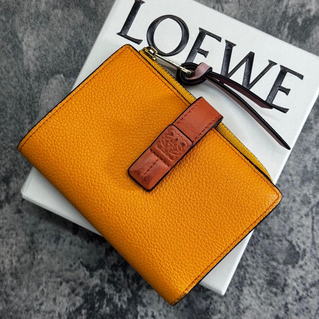 美品✨ロエベ アナグラム コンパクトジップウォレット 二つ折り財布