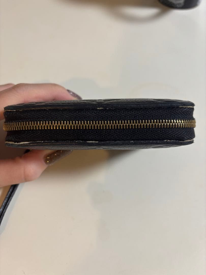 Louis Vuitton ジッピーパース