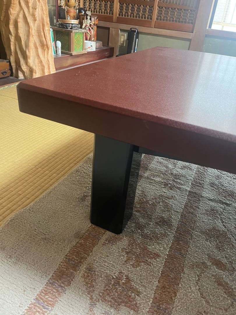 輪島塗 赤い木製座卓 光沢仕上げ