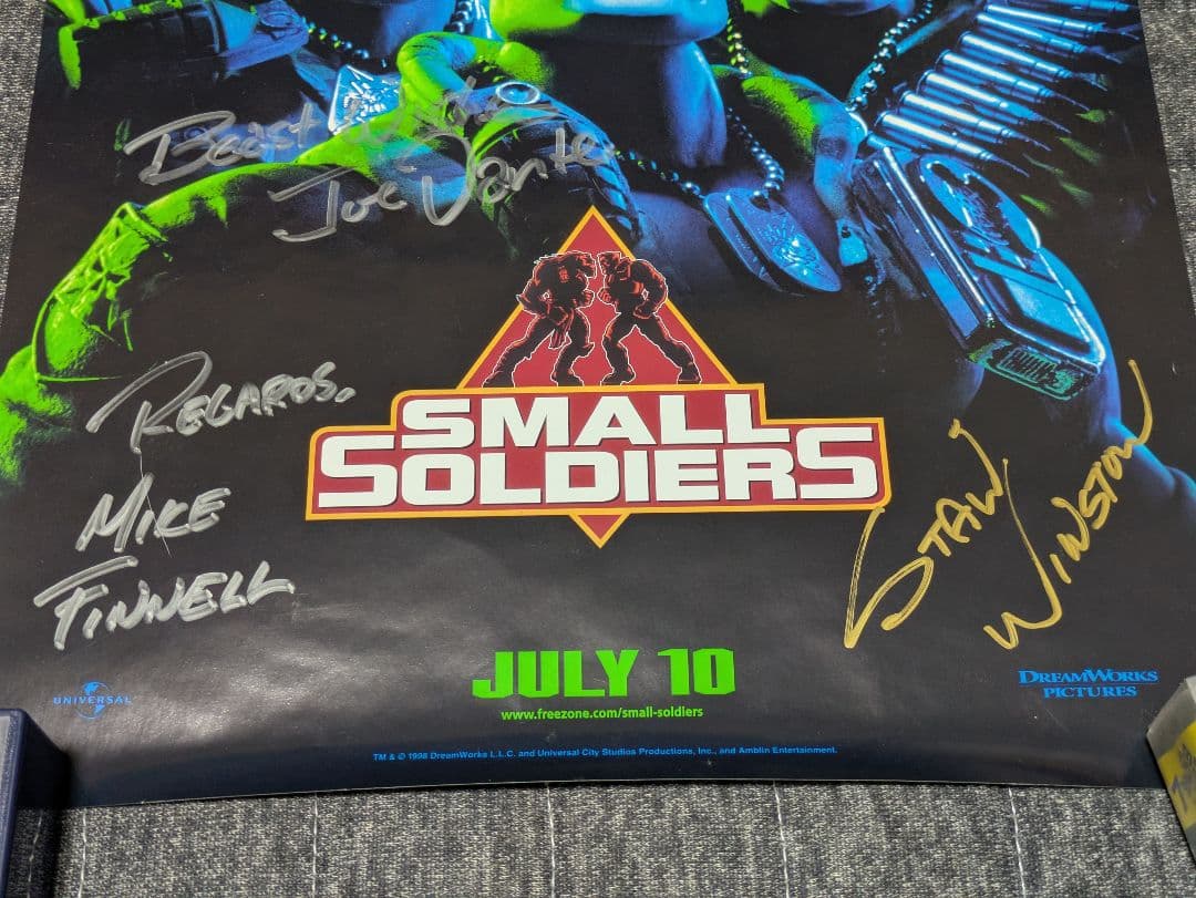 スモール・ソルジャーズ 直筆サイン入り米版ポスター」ジョー・ダンテ