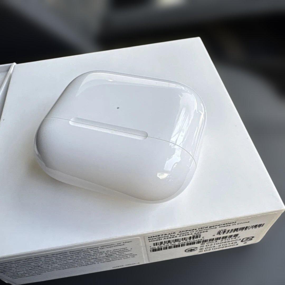 Apple AirPods3世代 箱付き ケース 両イヤホン完備