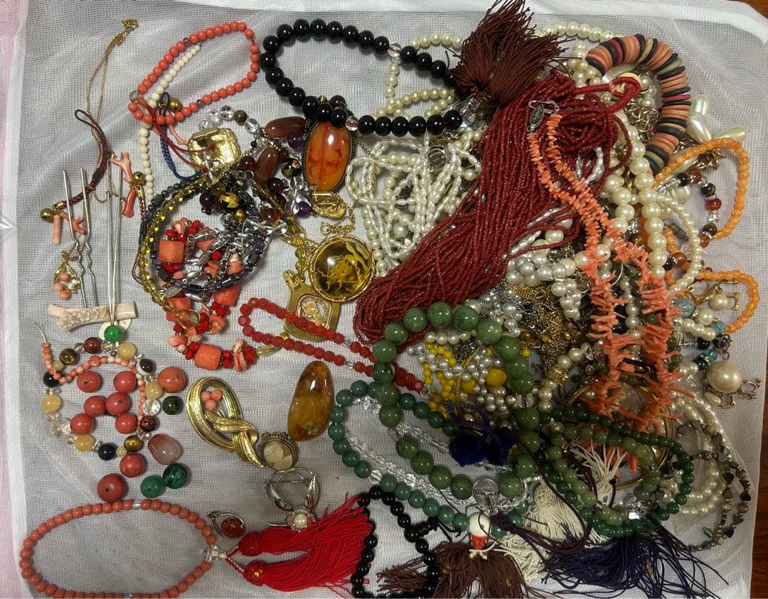 値下げアクセサリー 珊瑚風 翡翠風 パール ネックレス 数珠等 色々