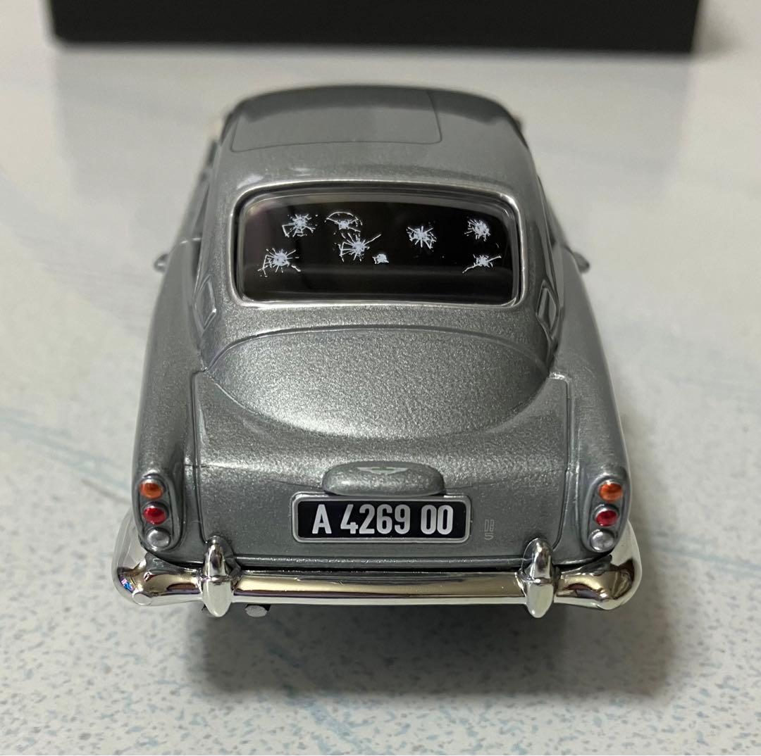 ジェームズボンド　アストンマーティン　DB5　モデルカー 　1/36
