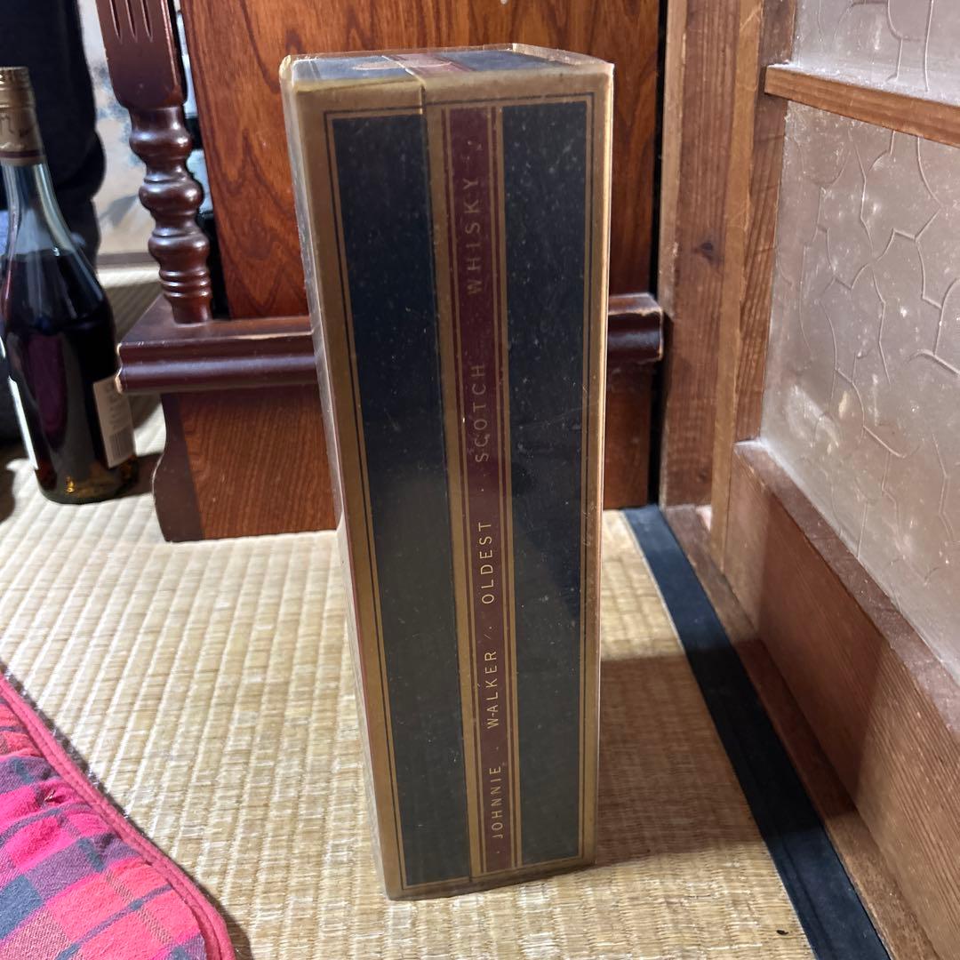 少し汚れていますが未開封です。