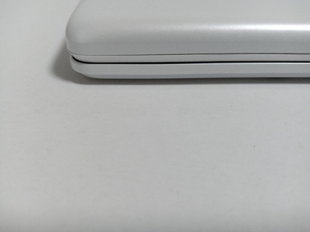 ☆ au GRATINA KYF42 ホワイト SIMロック解除済み