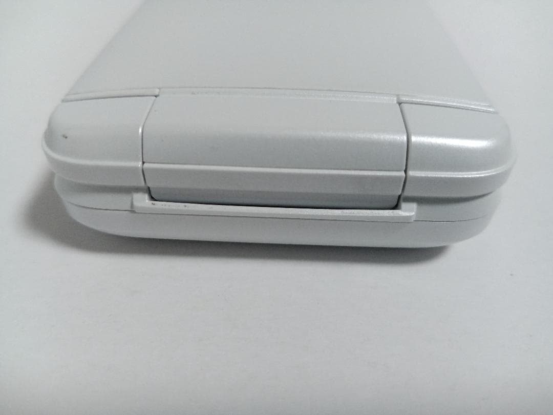 ☆ au GRATINA KYF42 ホワイト SIMロック解除済み