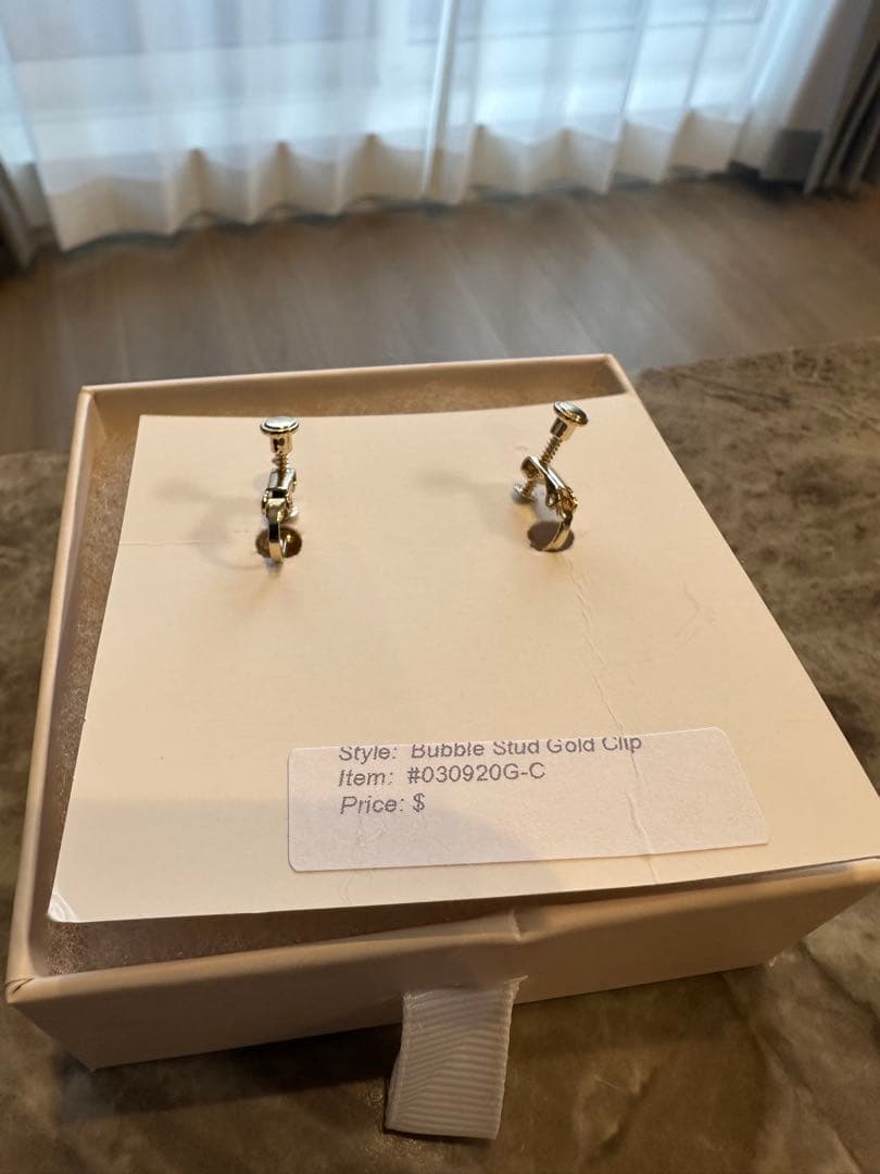 【Elizabeth Bower 】Bubble Studゴールド イヤリング