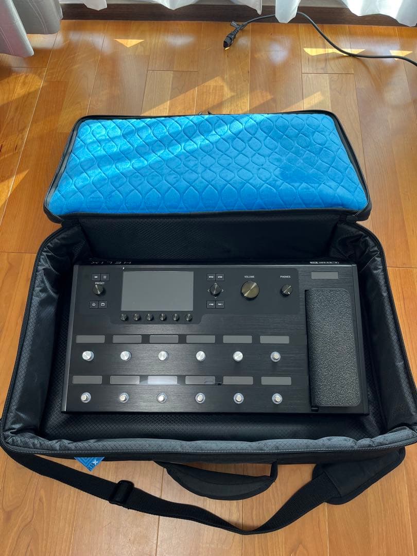 Line 6 Helix Floor (Reunion Bluesケース付き)