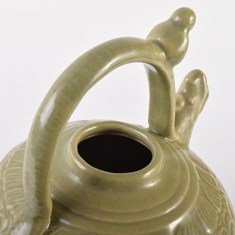 中国　龍泉窯　青磁　三つ足　神獣口水注瓶　C　7054